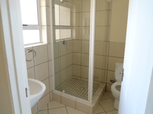To Let 2 Bedroom Property for Rent in Buh Rein Estate Western Cape